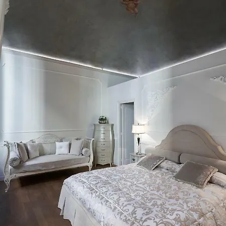 Luxury Rucellai *